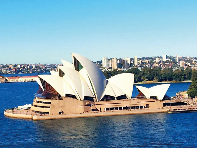 オーストラリア