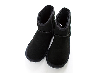 スノーブーツ（滑りにくい靴）