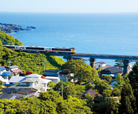 岩館の小入川鉄橋
