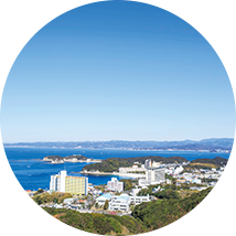 平草原展望台から見た白浜温泉街 1月上旬